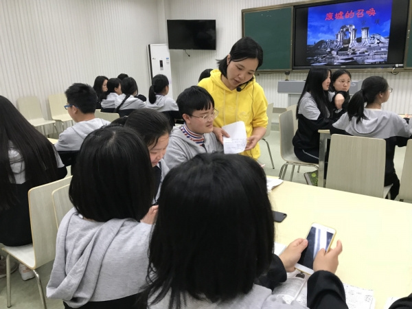 手机进课堂 教师也疯狂信息化教学