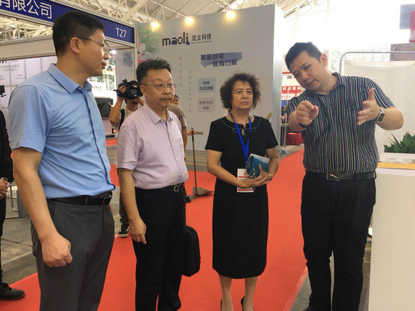 畅学编程多元化教学器件闪耀2018中国（江苏）未来教育与智慧装备展览会