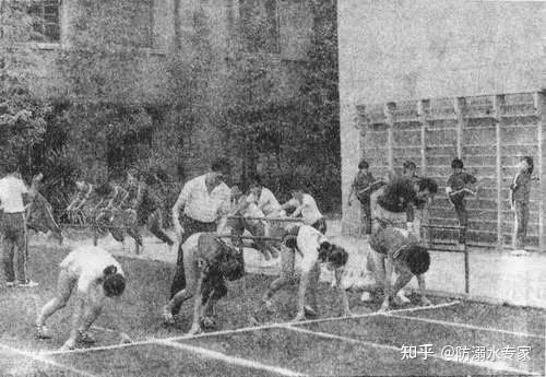 50年代的體育課，你敢挑戰嗎？