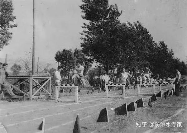 50年代的體育課，你敢挑戰嗎？