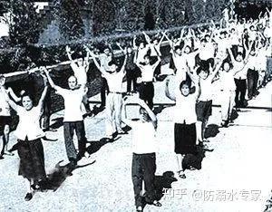 50年代的體育課，你敢挑戰嗎？