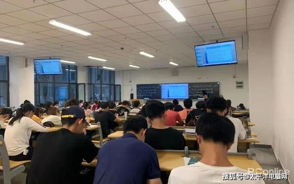 TCL商用荣获双料年度大奖，赋能办公+教育数字化