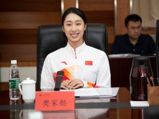 北京體育大學舉辦冠軍班學生代表座談會