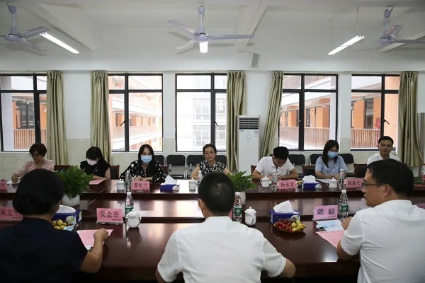 廣東省教育廳高教處處長姜琳一行蒞臨廣東科技學院調研廣科&華為&訊方共建ICT產業學院