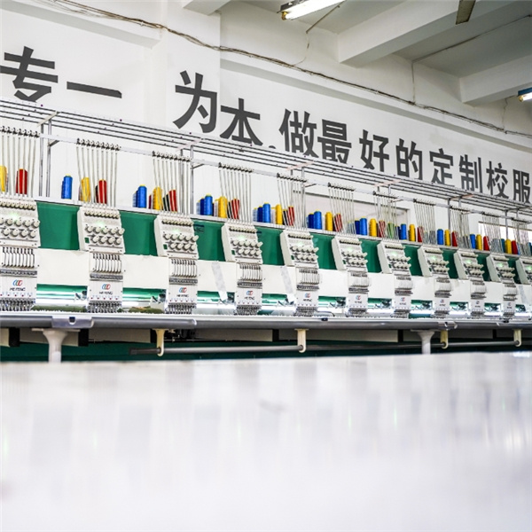 千億級市場仍在升溫！派遜校服定制廠家用心陪伴學生成長