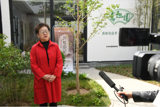 《洪荒印记 古生物化石科普展》在北京市赵登禹学校正式启幕