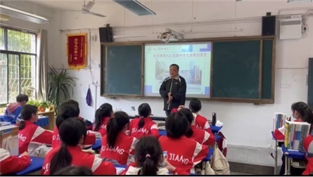 銘師堂教育攜手九江實驗中學，賦能教育，培養學生樹立生涯意識
