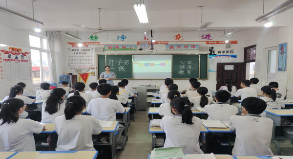 四川雅安市“ 9·5”瀘定地震校舍維修加固項目全面完成