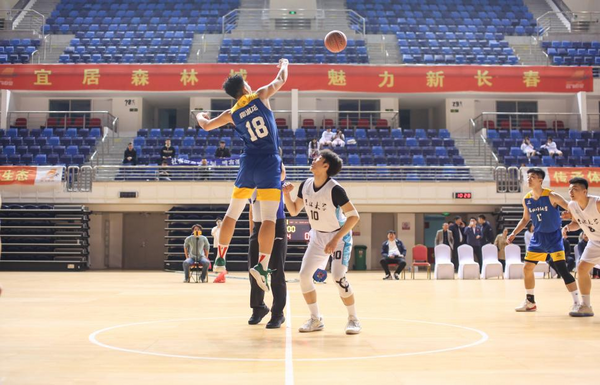 吉林大学篮球队在吉林省第十九届运动会（高校组）  暨吉林省第十二届大学生运动会斩获三金一银