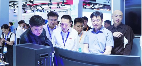 全系新品首發！中科可控亮相重慶教育裝備展