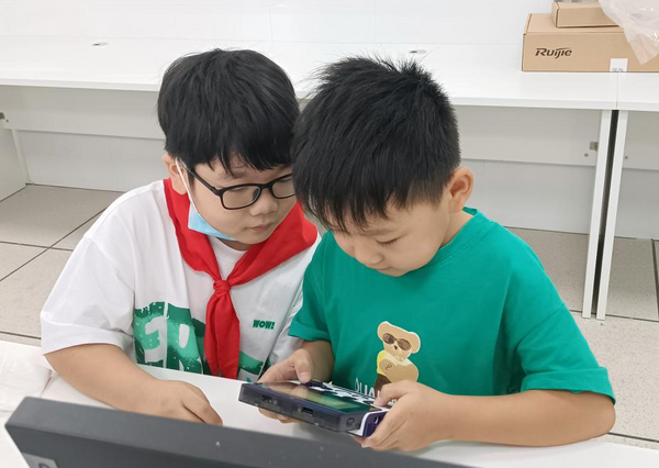 開學第一課，威盛創造栗將人工智能帶進鄭州航空港區