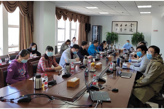 華僑大學召開新編華文教育系列教材修改專家輔導會