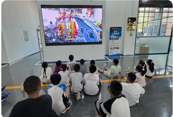 北京科技职业大学汽车学院联动产业资源，打造沉浸式科普课堂