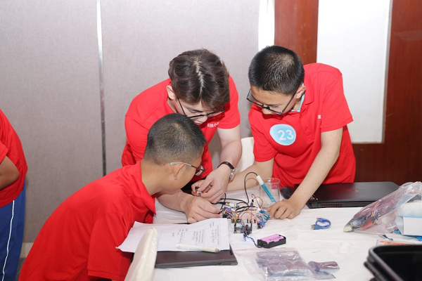 2025科技小学堂创新挑战营（宁夏站）暨乡村科技教育研讨会成功举办