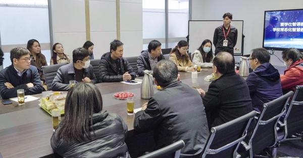 常熟市教育局教育裝備技術中心考察團一行赴蘇考察交流智慧教育建設!