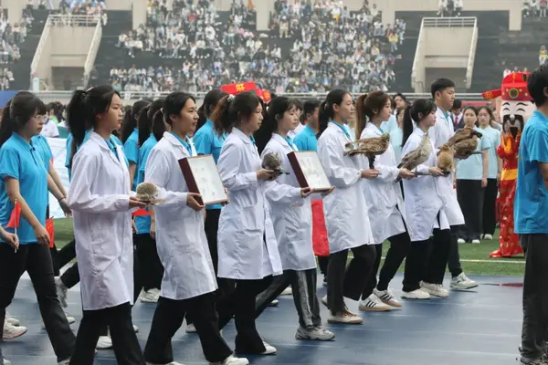 重慶師范大學舉辦第五十七屆春季田徑運動會