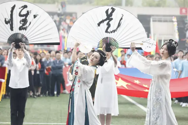 重慶師范大學舉辦第五十七屆春季田徑運動會