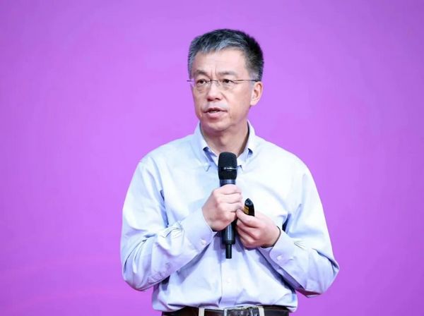 清華大學2023級本科新生迎來第一堂體育課