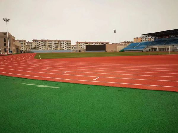 貴州省惠水縣甲浪小學籃球場硅PU地面建設順利完工
