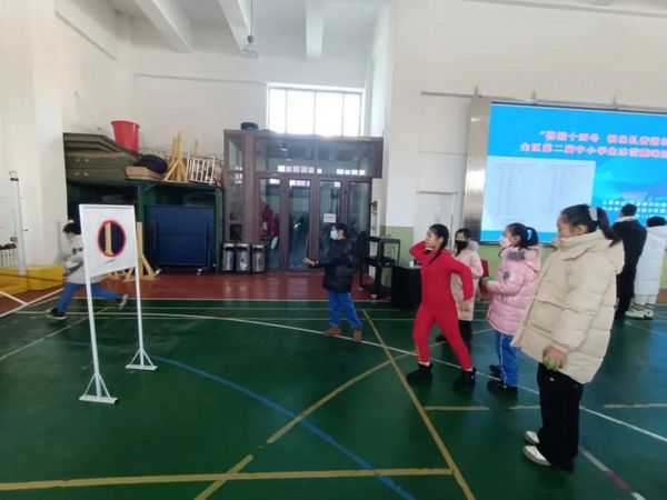 冰雪運動進校園 | 內蒙古扎賚諾爾區開展豐富多彩的冰雪趣味活動