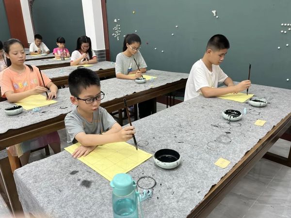 佛山暑期校內托管再度開啟