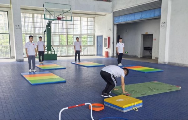安徽亳州市45位體育教師展示基本功 競技促提升