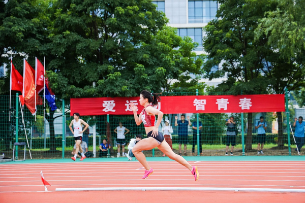 北大田径队在全国大学生田径锦标赛中再创佳绩